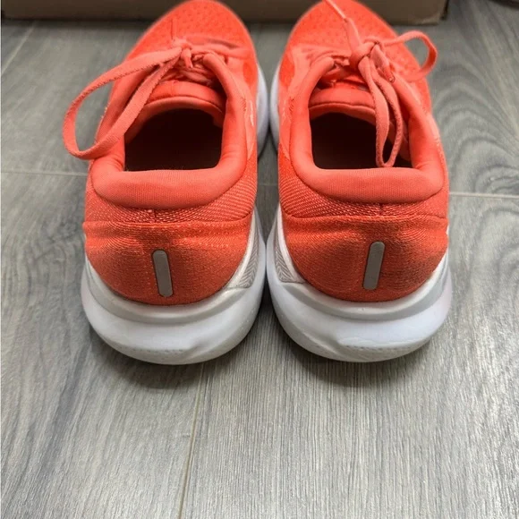 Brooks Adrenaline GTS 24 Running Shoes - Picture 3 of 7